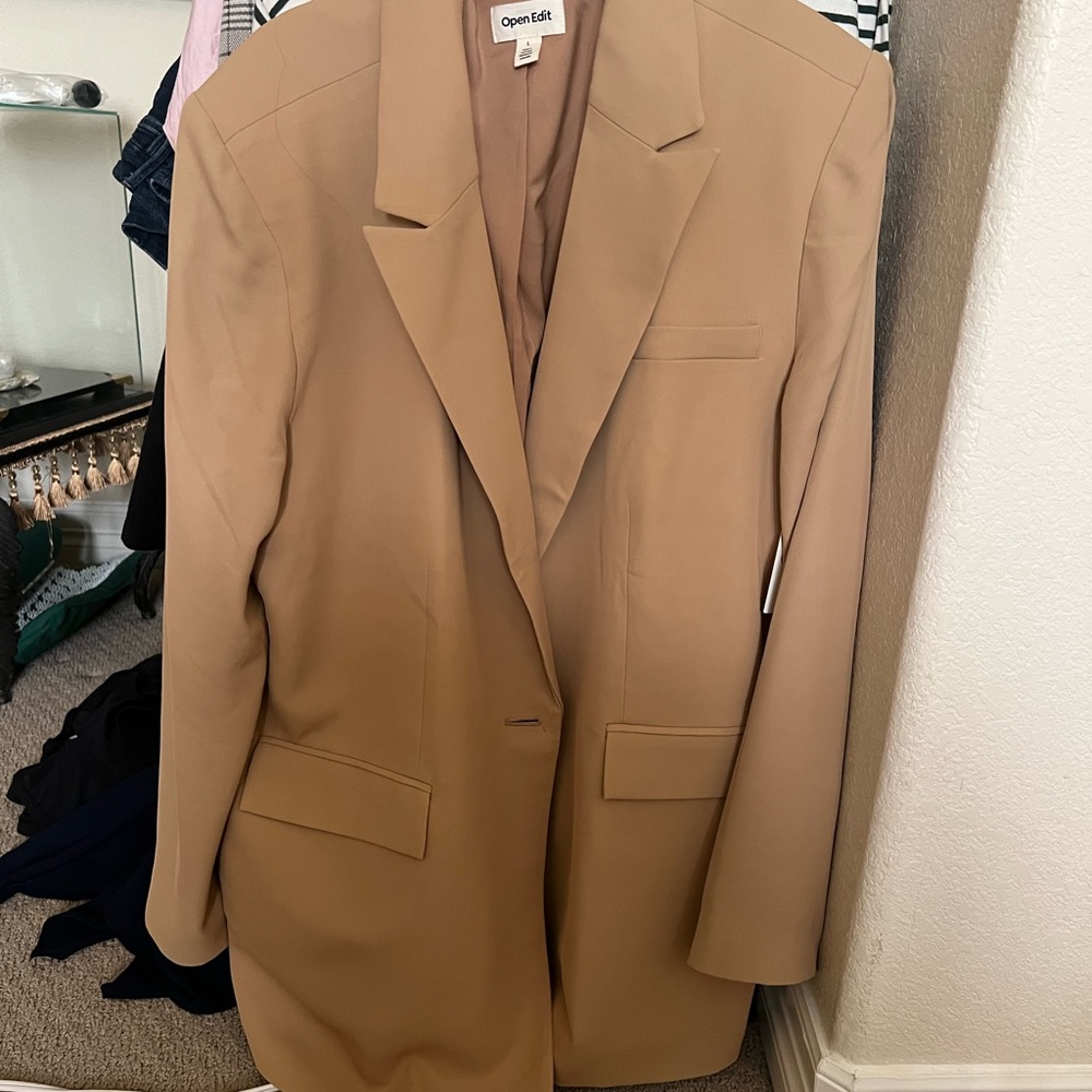 Tan Tailored Blazer with Notched Lapels